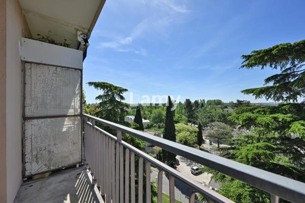 Parking + appartement + annexe