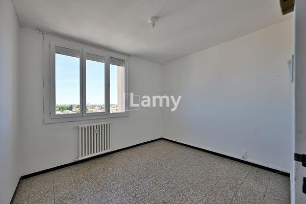 Parking + appartement + annexe