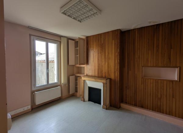 Maison de ville  117 m² 4 chambres  Centre-ville de La Loupe