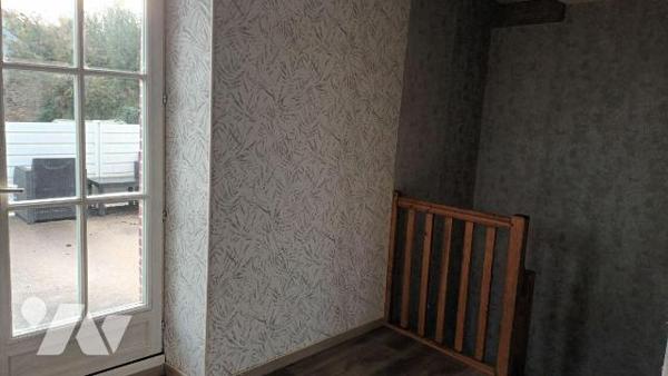 Maison à usage d'habitation, comprenant :
- au rez de chaussée : cuisine ouverte sur séjour, u...