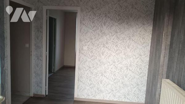 Maison à usage d'habitation, comprenant :
- au rez de chaussée : cuisine ouverte sur séjour, u...