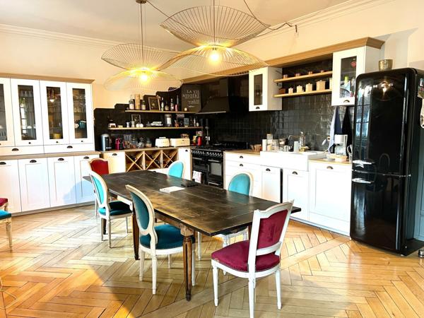 Maison 11 pièce(s) 8 chambre(s) 310 m²