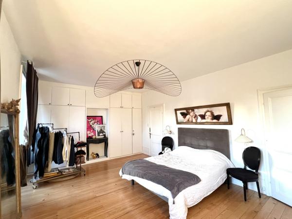 Maison 11 pièce(s) 8 chambre(s) 310 m²