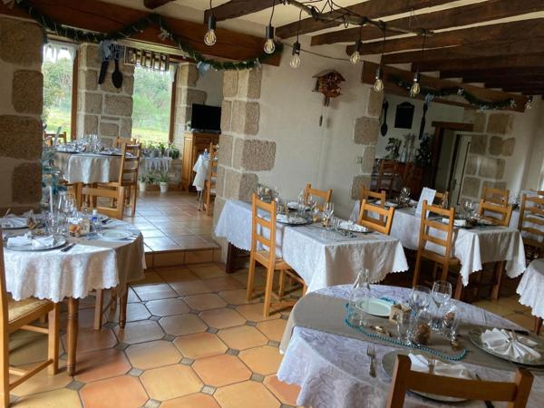 SUPERBE FERME AUBERGE, VENTE PRODUITS DE LA FERME, ELEVAGE.PRIX DU FONDS 102.000€ MURS 593.000€ FAI