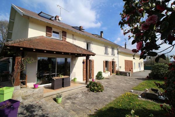 SUPERBE FERME AUBERGE, VENTE PRODUITS DE LA FERME, ELEVAGE.PRIX DU FONDS 102.000€ MURS 593.000€ FAI