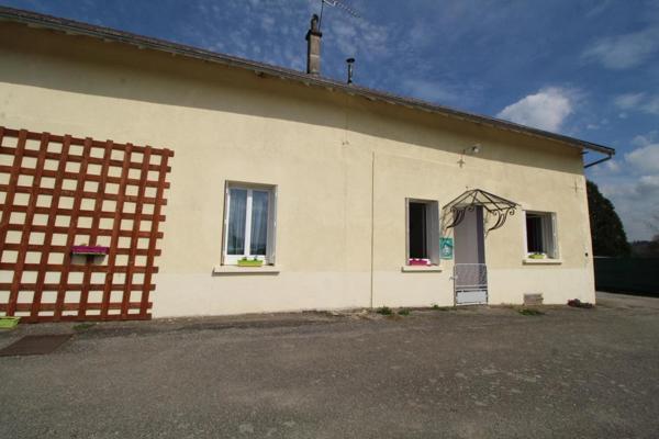 SUPERBE FERME AUBERGE, VENTE PRODUITS DE LA FERME, ELEVAGE.PRIX DU FONDS 102.000€ MURS 593.000€ FAI