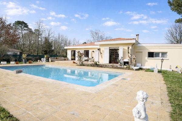 Gradignan (33170) Propriété de charme avec piscine au cœur d’un parc de 6 000 m² – Gradignan
