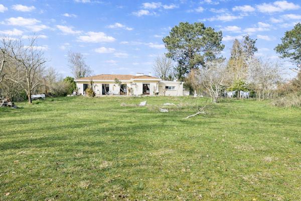 Gradignan (33170) Propriété de charme avec piscine au cœur d’un parc de 6 000 m² – Gradignan