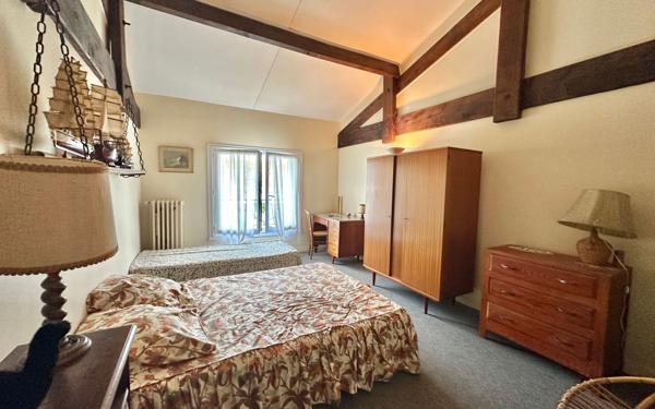 Maison à vendre    9 pièces •  Castets-en-Dorthe