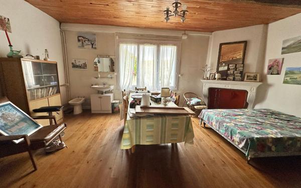 Maison à vendre    9 pièces •  Castets-en-Dorthe