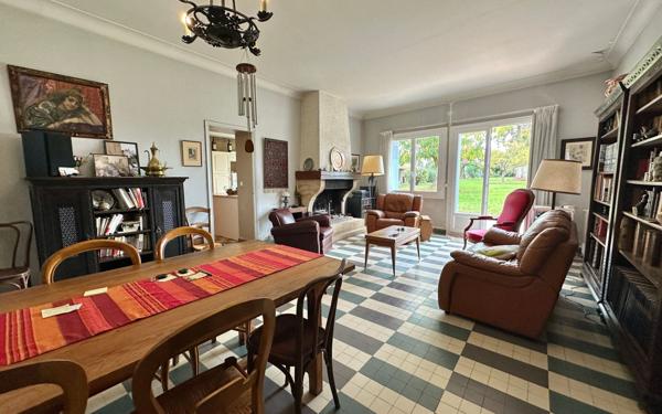 Maison à vendre    9 pièces •  Castets-en-Dorthe