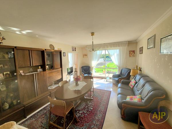 Vente appartement Saintes : 242 700 € - AJP Immobilier Saintes