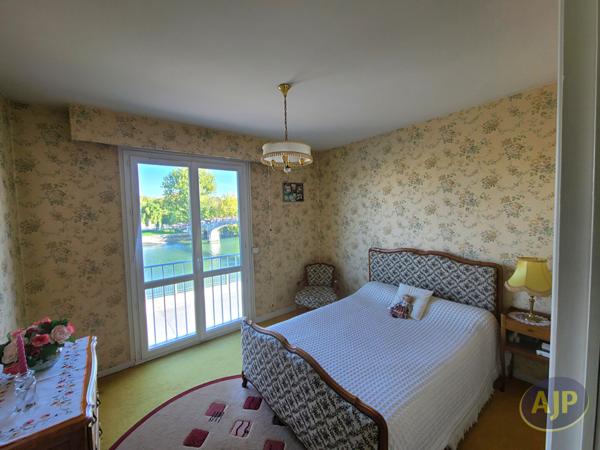 Vente appartement Saintes : 242 700 € - AJP Immobilier Saintes