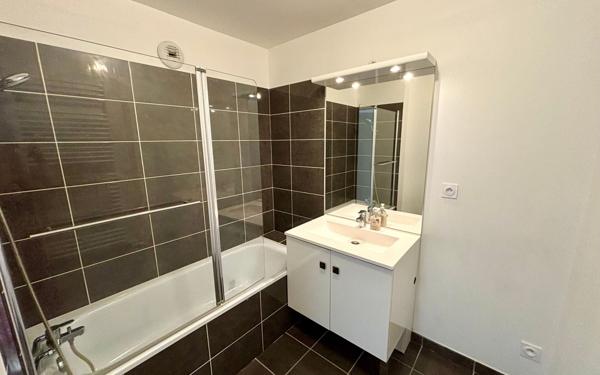 Appartement à vendre    3 pièces • 61,66 m2 Villeurbanne