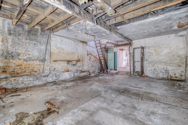 Immeuble de 220m2 sur parcelle de 344m2