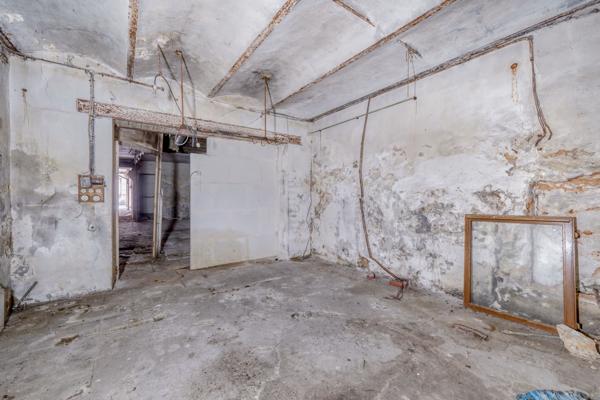 Immeuble de 220m2 sur parcelle de 344m2