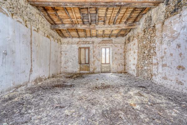 Immeuble de 220m2 sur parcelle de 344m2