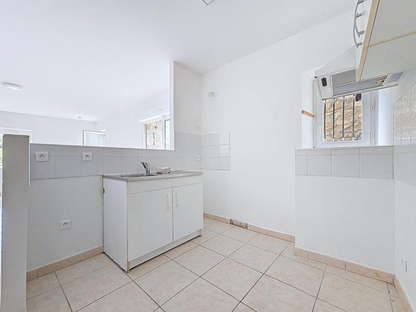 Nouveauté sur Graissessac – Maison de village non mitoyenne avec terrasse et vue dégagée