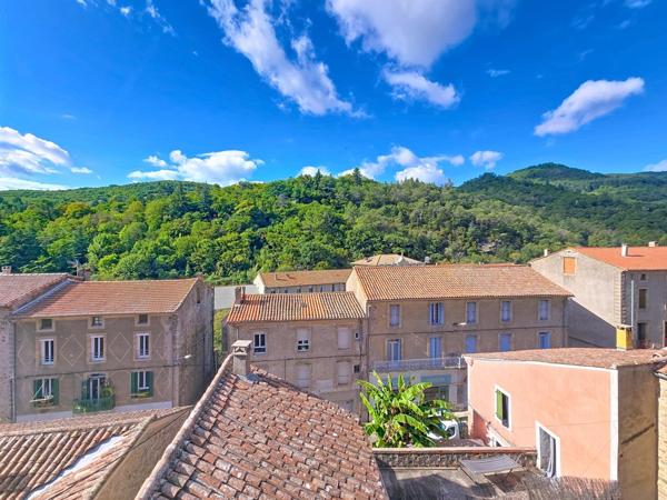 Nouveauté sur Graissessac – Maison de village non mitoyenne avec terrasse et vue dégagée