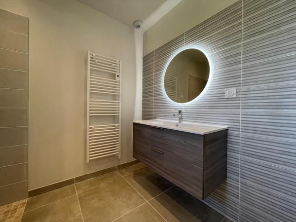 L’ISLE-SUR-LA-SORGUE – MAISON NEUVE AVEC PISCINE ET 4 CHAMBRES