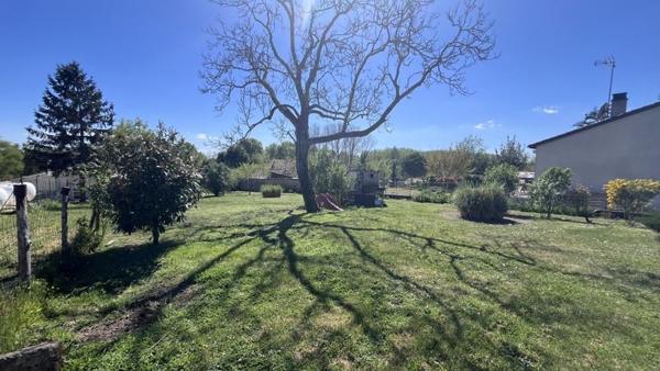 Terrain à vendre 35 000 € Baignes-Sainte-Radegonde 929 m² DPE
