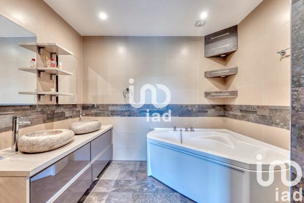 Maison à vendre 9 pièces 343 m² Lagny-sur-Marne