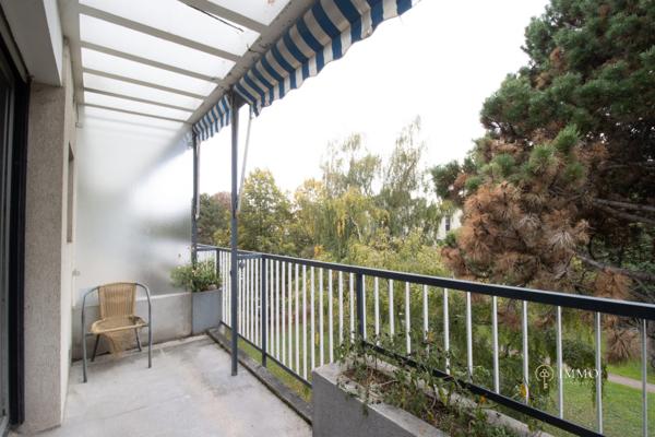 Studio meublé avec balcon dans résidence verdoyante