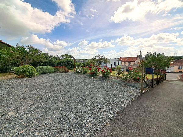 Maison Saint Laurent Sur Sèvre 143m² environ.