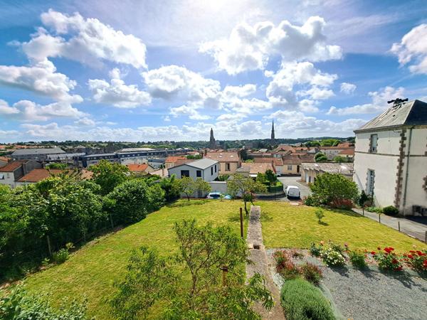 Maison Saint Laurent Sur Sèvre 143m² environ.