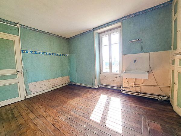 Maison Saint Laurent Sur Sèvre 143m² environ.