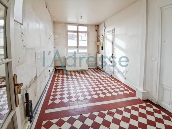 PARIS 16 ème Vaste appartement + deux chambres de bonnes