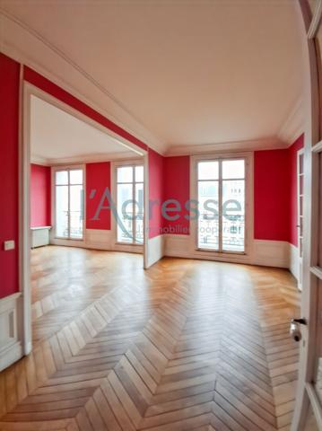 PARIS 16 ème Vaste appartement + deux chambres de bonnes