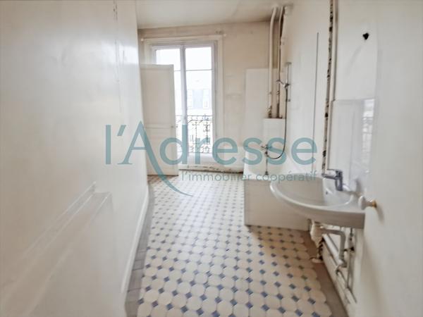 PARIS 16 ème Vaste appartement + deux chambres de bonnes