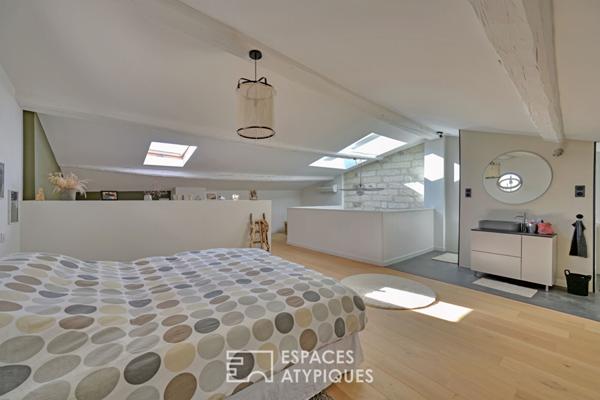 Maison pleine de charme avec extérieur intimiste et garage en coeur de village