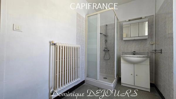 SAINT FORTUNAT SUR EYRIEUX (07), IMMEUBLE, 2 APPARTEMENTS avec terrasses.