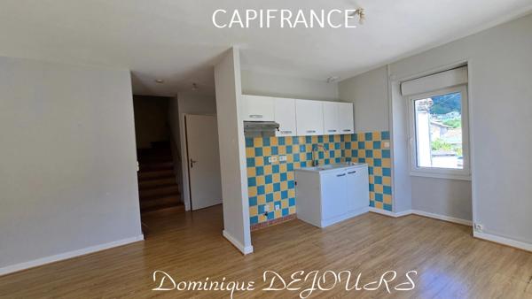 SAINT FORTUNAT SUR EYRIEUX (07), IMMEUBLE, 2 APPARTEMENTS avec terrasses.