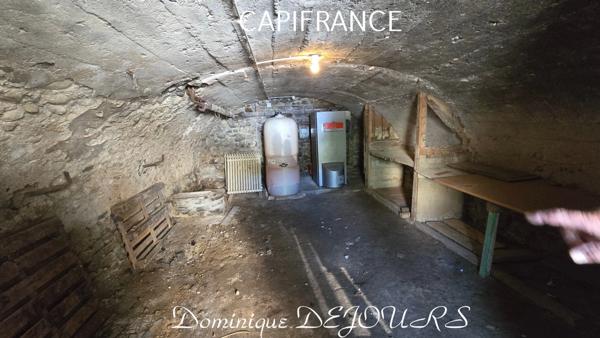 SAINT FORTUNAT SUR EYRIEUX (07), IMMEUBLE, 2 APPARTEMENTS avec terrasses.