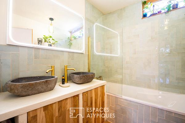 Maison rénovée avec extérieur et ambiance chaleureuse