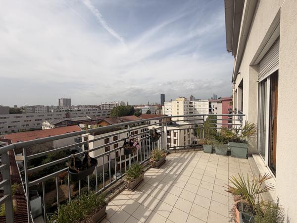 LOCATION 69100 VIELLEURBANNE - APPARTEMENT T3 D'EXCEPTION AU 7ème ETAGE AVEC TERRASSE