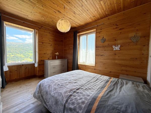 Appartement à vendre 6 pièces AGNIERES EN DEVOLUY (05) avec garage et jardin