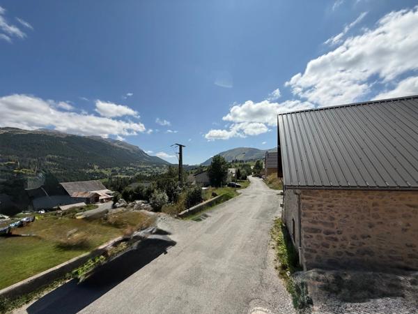 Appartement à vendre 6 pièces AGNIERES EN DEVOLUY (05) avec garage et jardin