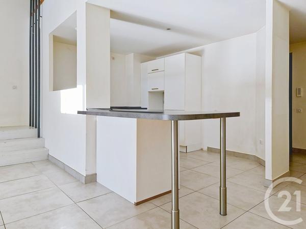 Appartement T5 à vendre  5 pièces - 176,80 m2 COMMERCY - 55