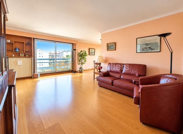 Vente
                Appartement94 m² - 5 Pièces -
                    SAINT GERMAIN EN LAYE (78100)