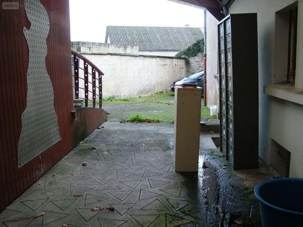 Local mixte (Pro/Hab) à vendre à Cléguérec dans le Morbihan (56480), ref : 063-192