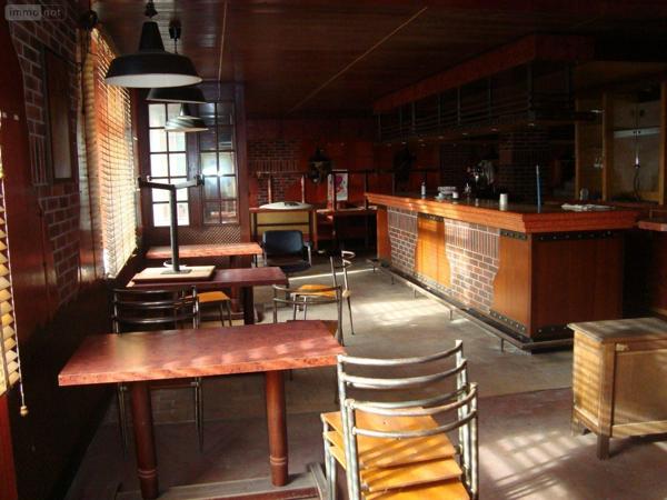 Local mixte (Pro/Hab) à vendre à Cléguérec dans le Morbihan (56480), ref : 063-192