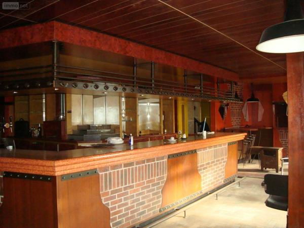 Local mixte (Pro/Hab) à vendre à Cléguérec dans le Morbihan (56480), ref : 063-192