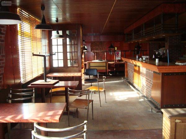 Local mixte (Pro/Hab) à vendre à Cléguérec dans le Morbihan (56480), ref : 063-192