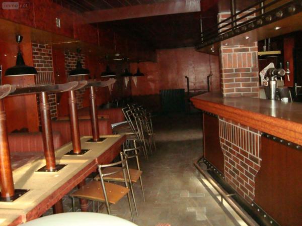 Local mixte (Pro/Hab) à vendre à Cléguérec dans le Morbihan (56480), ref : 063-192