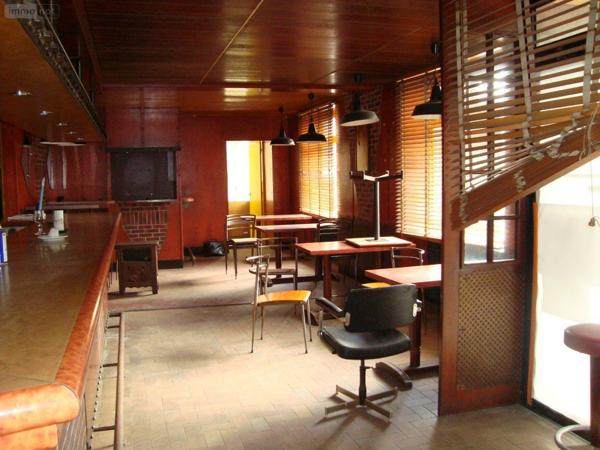 Local mixte (Pro/Hab) à vendre à Cléguérec dans le Morbihan (56480), ref : 063-192