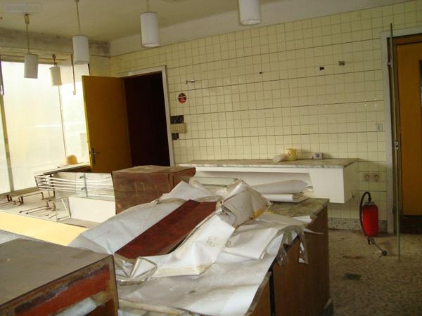 Local mixte (Pro/Hab) à vendre à Cléguérec dans le Morbihan (56480), ref : 063-192